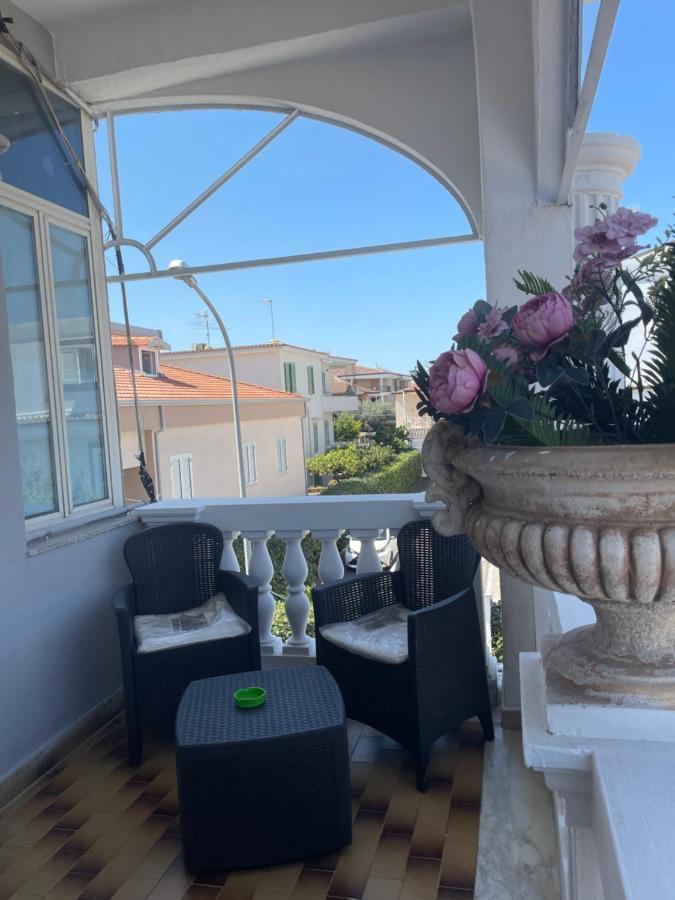 Hotel Cappuccetto Rosso Lusciano Eksteriør billede